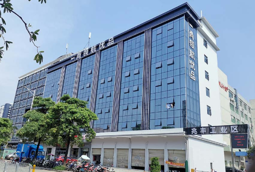 半隱框玻璃幕墻價格定價范圍，中東幕墻專業解答！